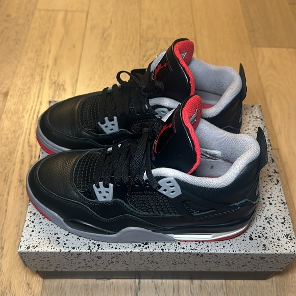 Air Jordan 4 Retro Bred Reimagined-Gradeschool size - Picture 3 of 5